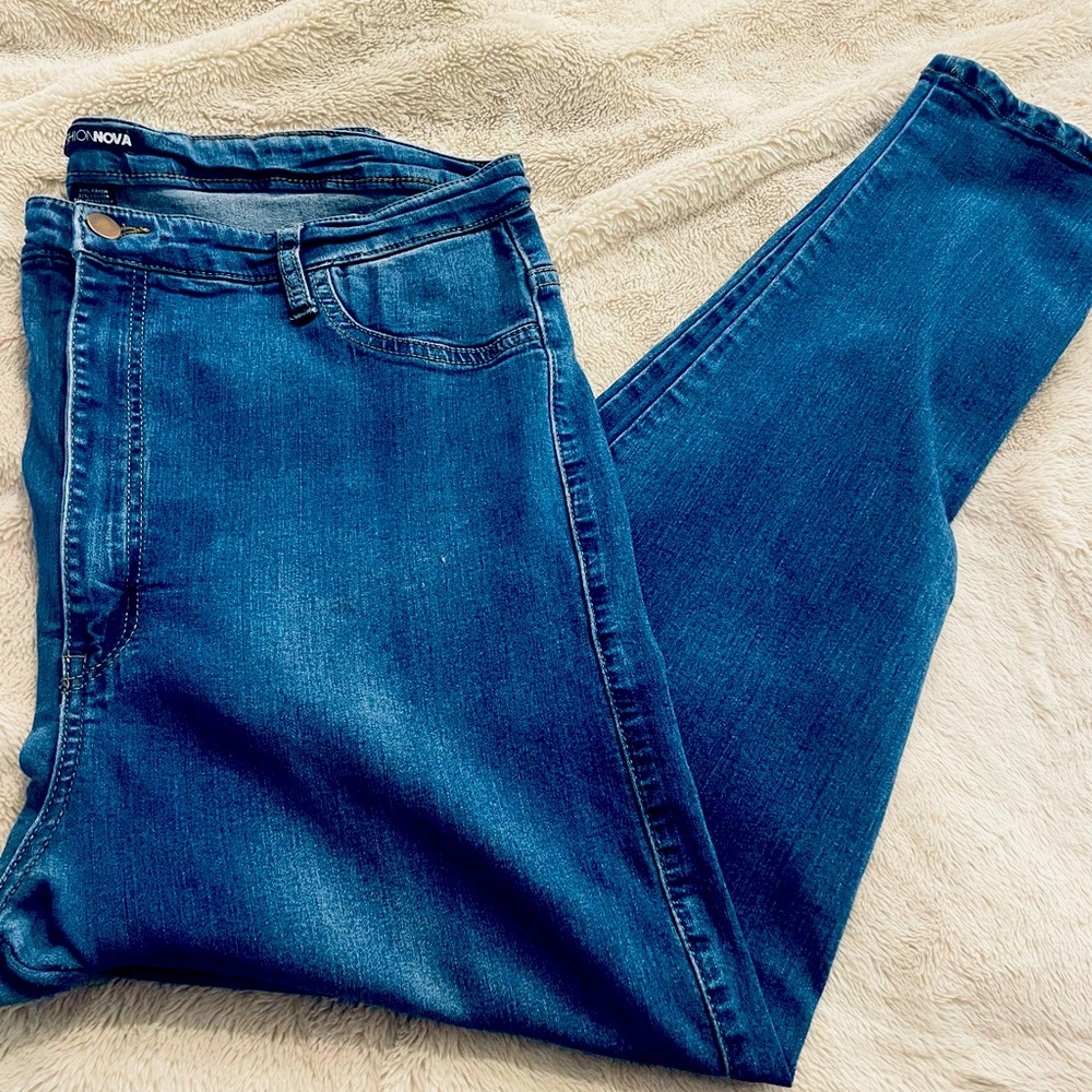 Plus-Sized High-Waisted Jeans